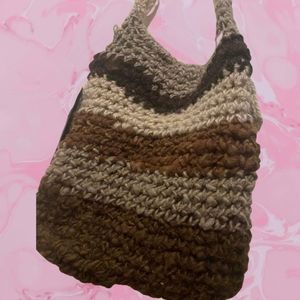 Islandic sheep whool home spun purse.